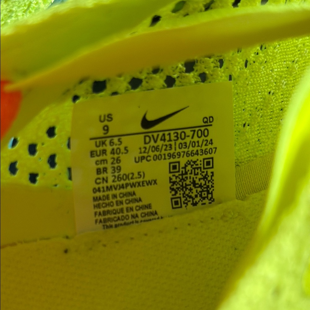 Nike Women’s ZoomX sneakers - size 9 (almost new) - Picture 5 of 7